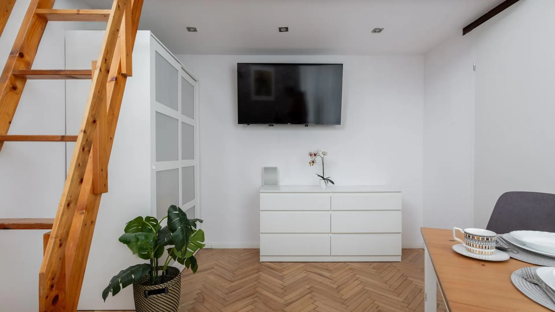 The Central Loft Chmielna Warsaw 0*,