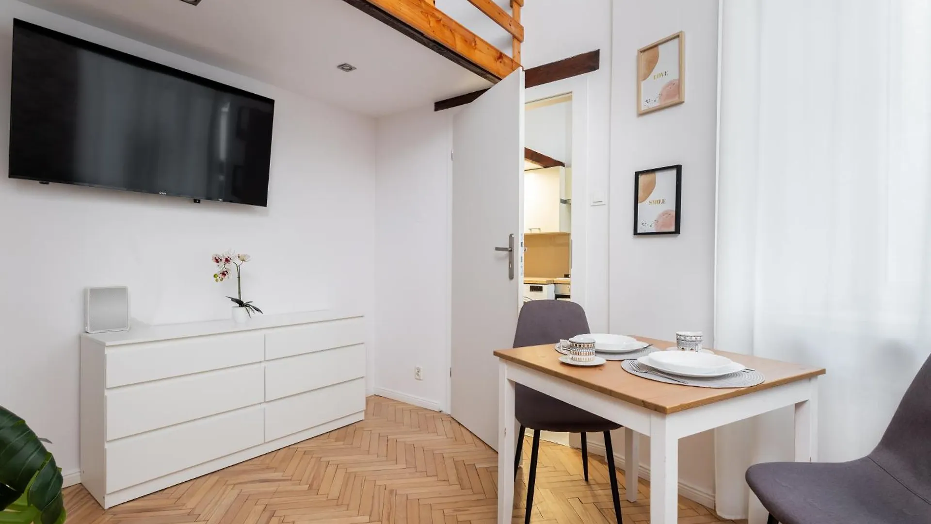 The Central Loft Chmielna Warsaw 0*,
